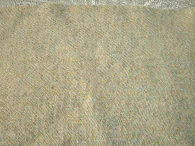 Bee's Wings rug hooking wool - Skip To My Ewe