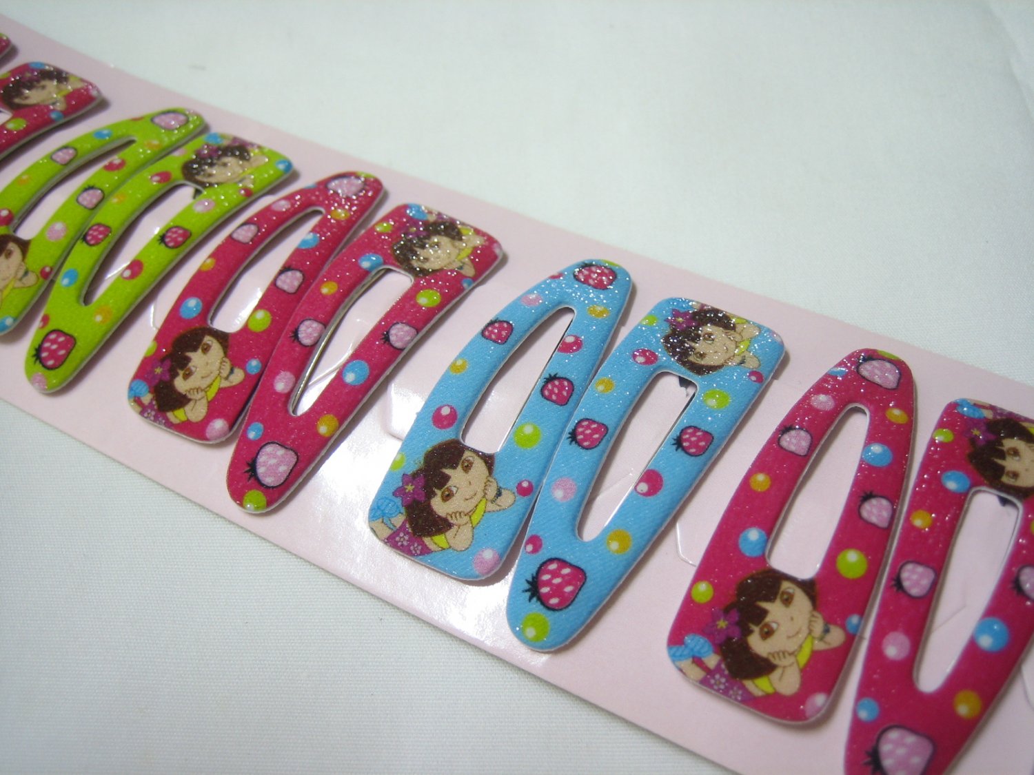 Wholesale 60pcs Dora Girl Snap Hair Clip 5.5cm (Strawberry_hole)