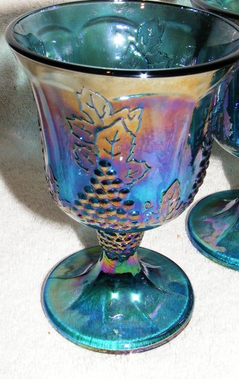 4 Carnival Indiana Glass Goblets - Harvest Grape Pattern