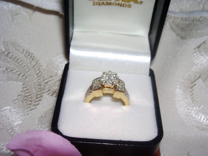 Ladies 2.1/10ct. Diamond Engagement Ring