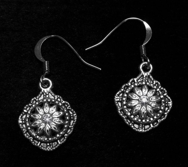 Vintage Swarovski Crystal Silver Daisy Flower Earrings