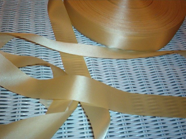 NYLON RIBBON GOLD 25 YDS