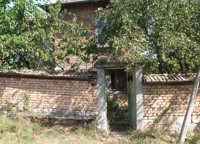 ref:1014 Compact House, West Voditsa, Bulgaria