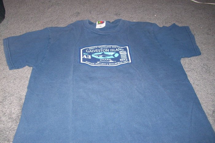 Boy's Dark Blue Tee-Shirt w/Hawaii size large