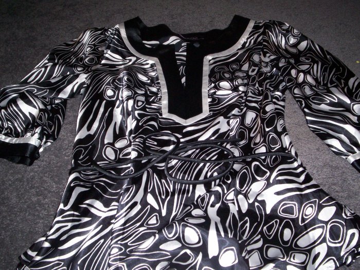 Women's Violet & Claire New York Dress Shirt size M