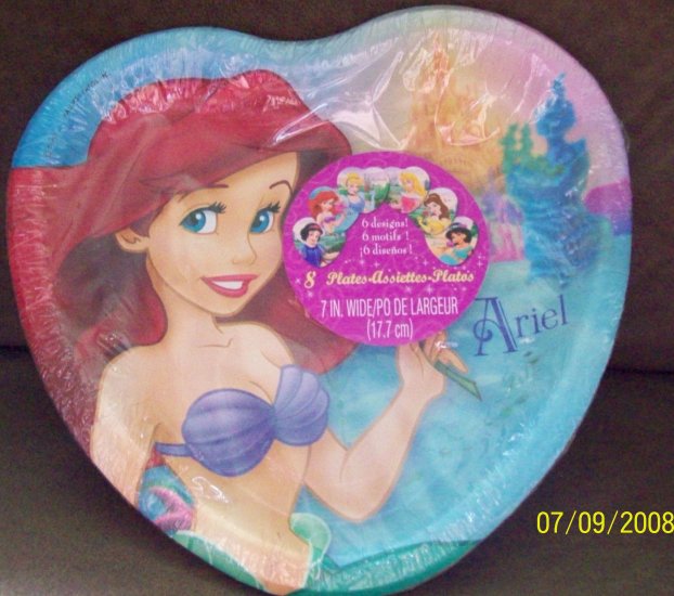 Disney Princess Party (8) 7" Heart Shaped Dessert Plates