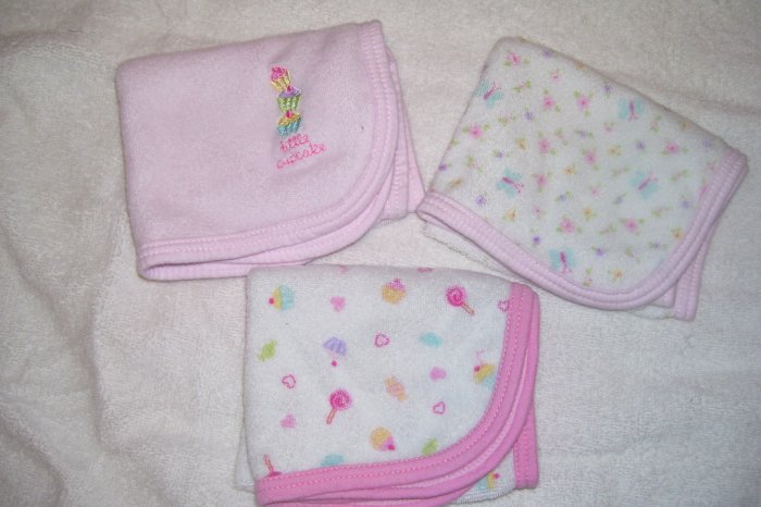 3pk. Burp Clothes