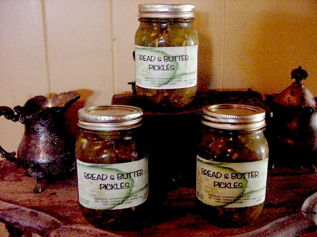 HOMEMADE BREAD & BUTTER PICKLES