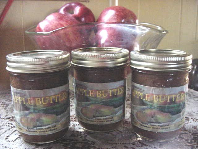HOMEMADE APPLE BUTTER