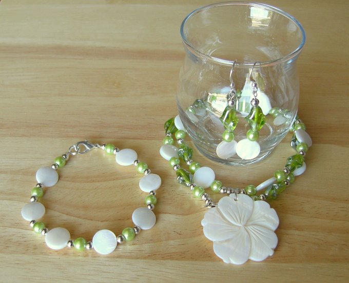 Green Hibiscus