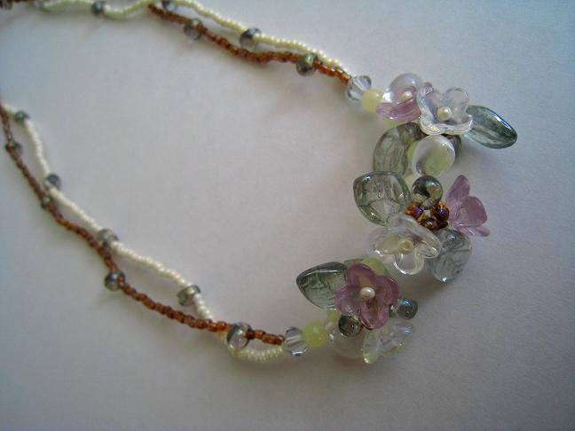 FLOWER AND LEAVES NECKLACE
