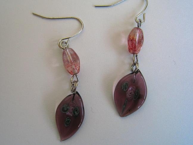 Hypo-allergenic Surgical Steel Glass Beads Earrings Purple Leaves