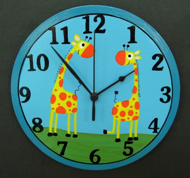 Round Wall Clock With Giraffes Painting