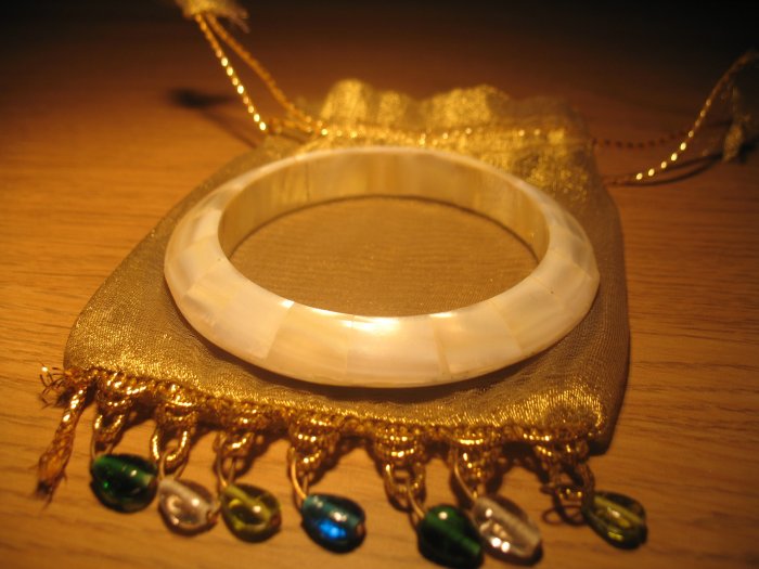 Triangle shell bangle