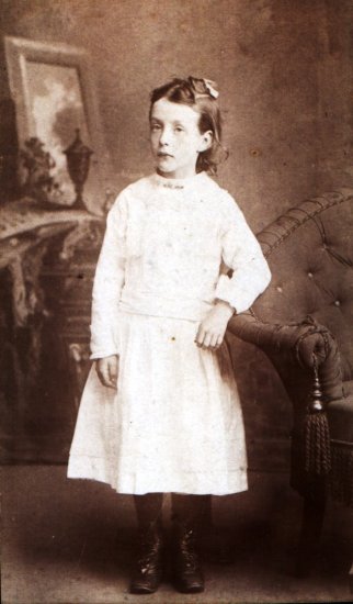 VINTAGE PHOTO SAD SALLY