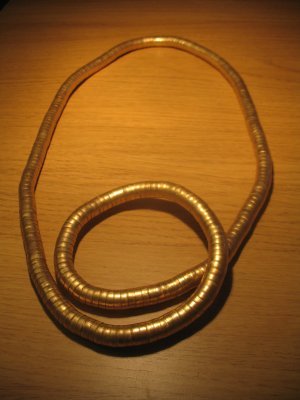 Twist necklace in gold (£14.00)