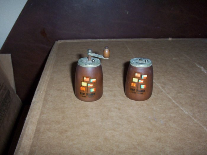 6 Flags Over Texas Wooden Keg Salt and Pepper Shakers