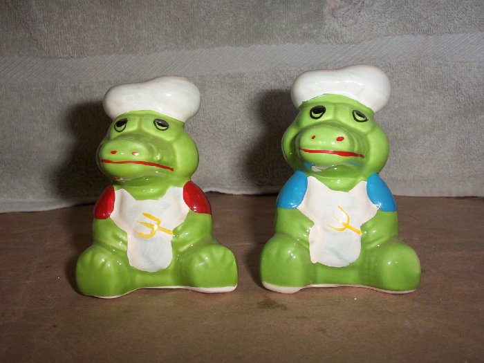 Crocodile Salt and Pepper Shakers