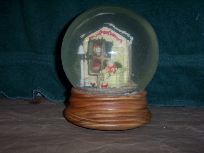 Santas Lighted Snow Globe