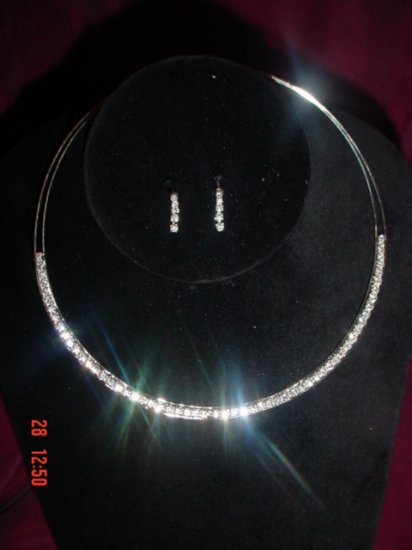 Silver or Gold Tone Crystal Rhinestone Collar w/earrings