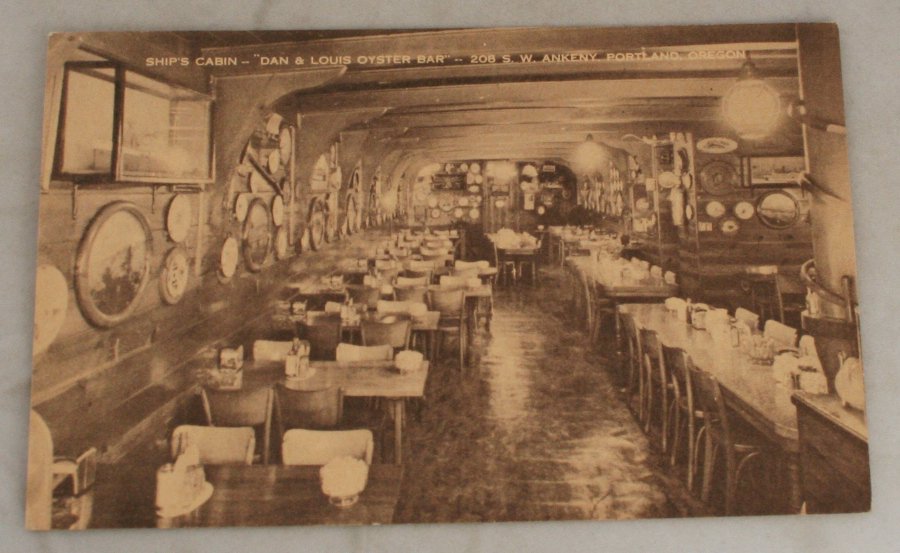 VINTAGE POSTCARD Oregon,Portland,Dan & Louis Oyster Bar