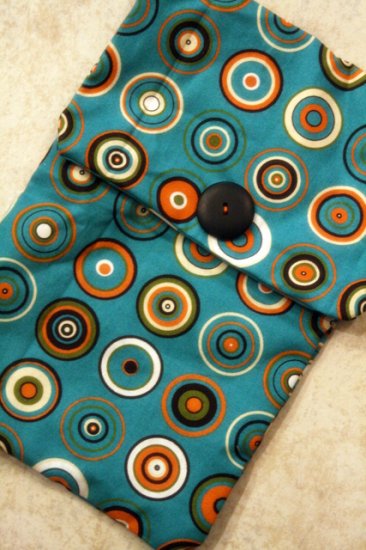 Retro dots diaper clutch