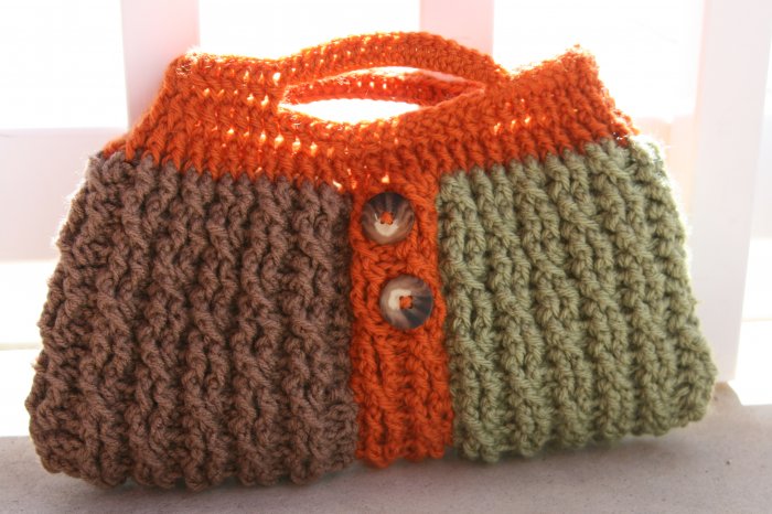 Tri-color clutch