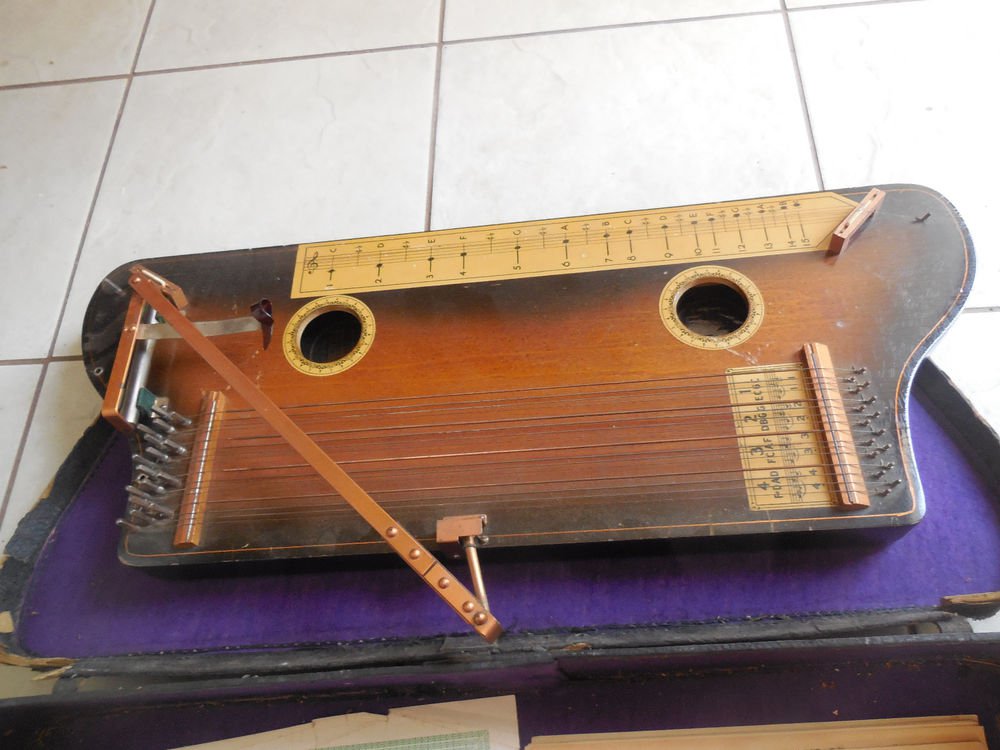 Tremoloa Harp Dulcimer