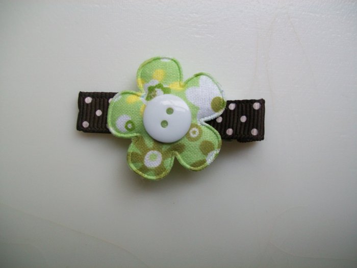 Springtime Green Daisy Flower Clip-No Slip Grip