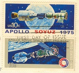 1975 Apollo Soyuz Space Issue Set of 2 Vertical Pair FDI First Day Issue