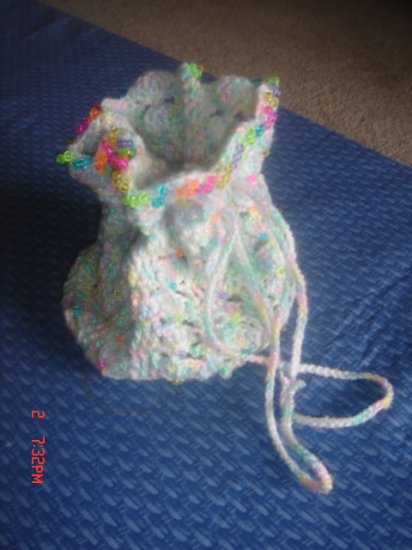 A crochet pouch