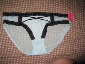 betsey johnson panties blue with blACK LACE, sz l
