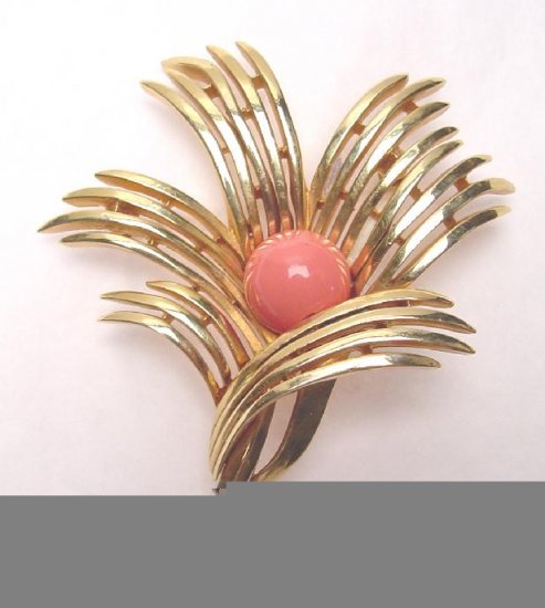 VINTAGE TRIFARI PIN