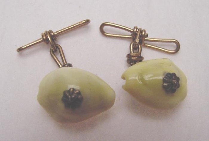 VICTORIAN SHELL CUFF LINKS