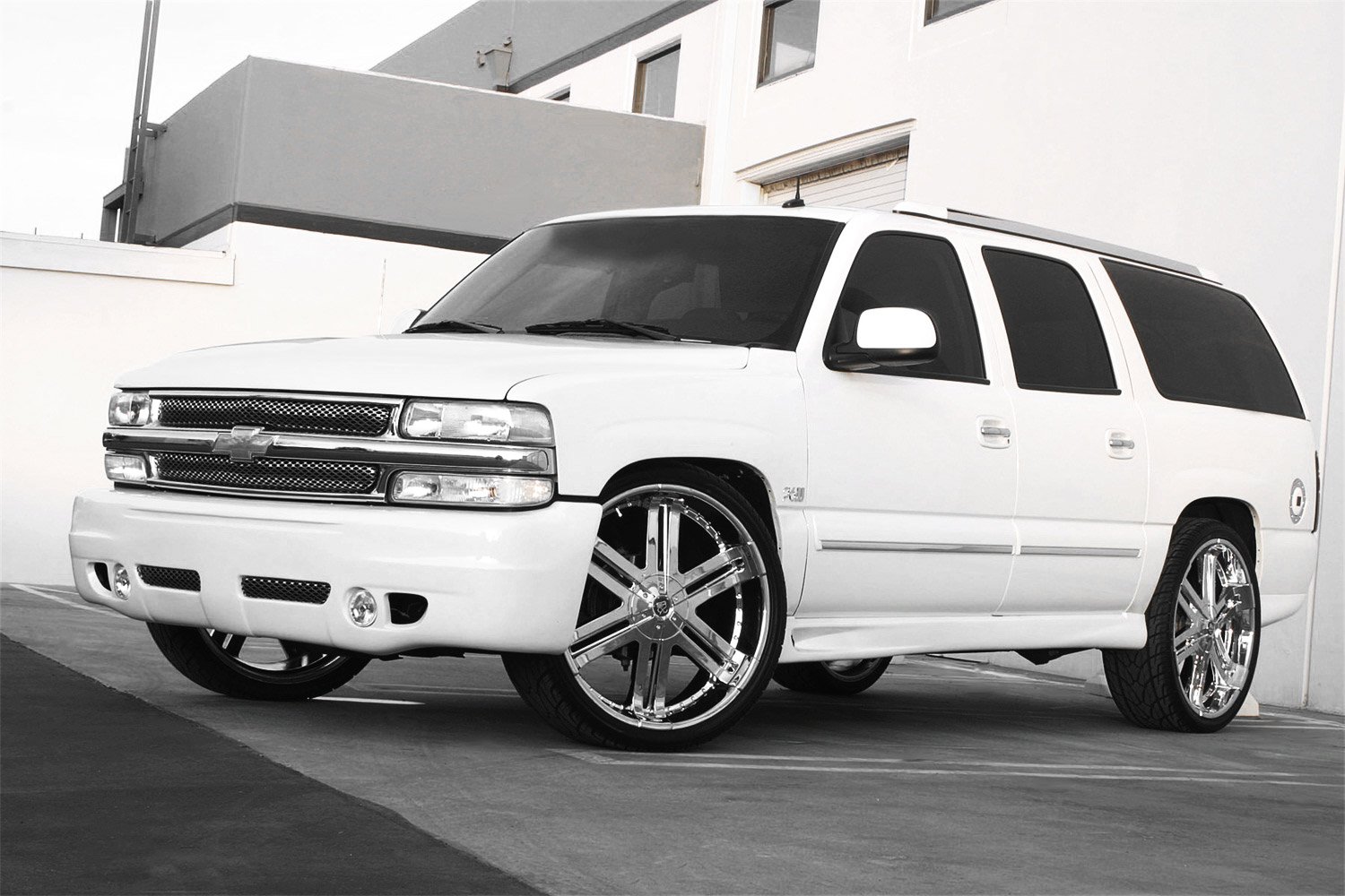 2000-2006 Chevrolet Tahoe Street Scene Body Kit Bumper Fog Lamps Driving Lights