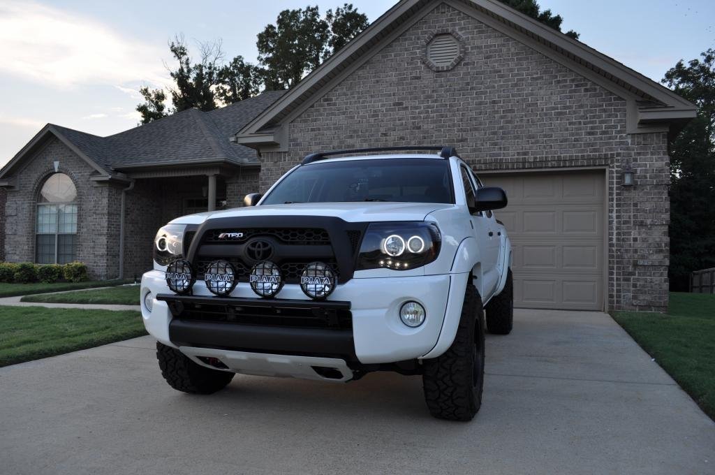 PIAA Black 4x Lamp Bumper Bar for 2005-2011 Toyota Tacoma Front