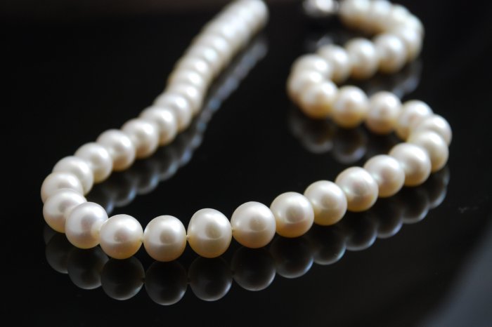 Mia Pezzi White Freshwater Pearl Pearls 10-11mm Necklace