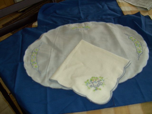 Vintage Table Place Mats and Napkins Set of 8