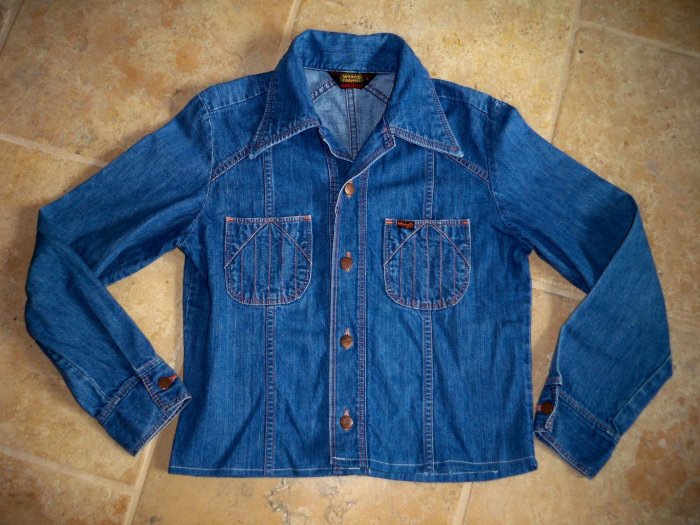 wrangler jean jacket shirt size medium womens USA made
