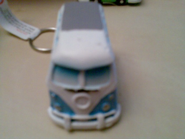 ONE BLUE ORNAMENTAL CAMPER VAN CAMPERVAN KEYRING NEW