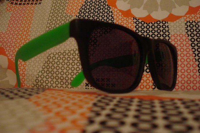 Green& Black Wayfarer style sunglasses - unisex