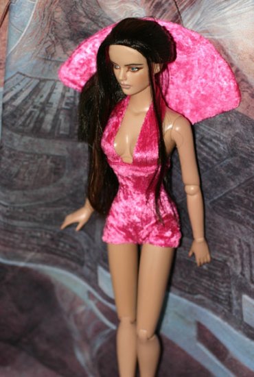 "Valentine" outfit for 16" Robert Tonner Doll