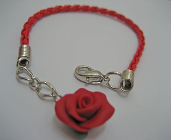 Simple red rose bracelet