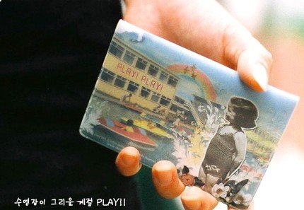 Very Sweet Retro Style Doma Little Girl By The Sea Name Credit Card Case Holder