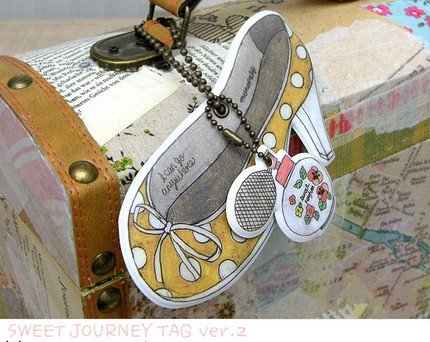 Very Pretty Yellow Polka Dots High Heel Shoes Perfume Bottle Luggage Bag Name Tag Charm