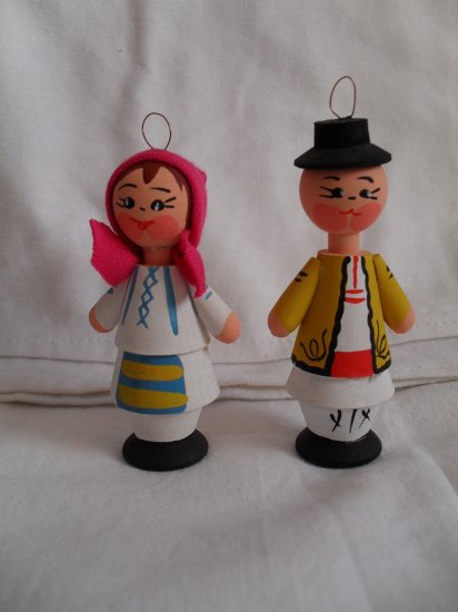 Handcrafted Wood Traditional Romanian Peasant Couple Figurines Doll- Traditional From Romania