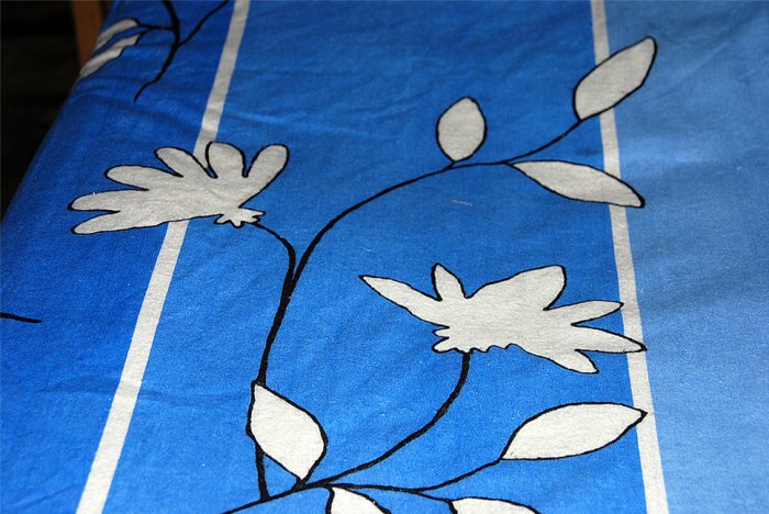 New Luxury single / twin cotton flannelle sheet set with pillowcase 425 gsm. White Silhouette blue