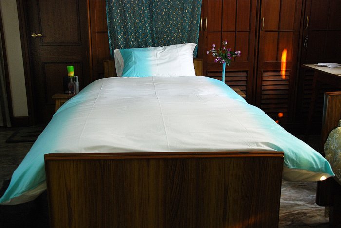 New luxury printed single / twin duvet cover set with zips & pillowcase 350 TC Catalyst collection