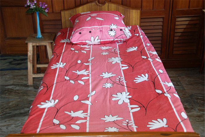 New Luxury single / twin cotton flannelle sheet set with pillowcase 425 gsm. White Silhouette pink