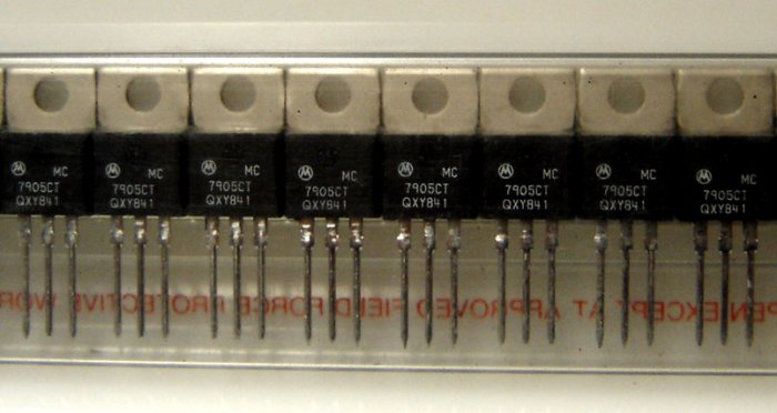 MC7905CT/7905/7905CT Motorola Voltage Regulator - 5 Pcs